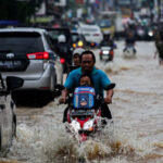 3 Cara Melintasi Banjir agar Kendaraan Tidak Mati Total