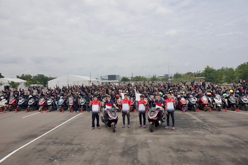 500 Bikers Dapat Kejutan Spesial dari Joan Mir dan Luca Marini