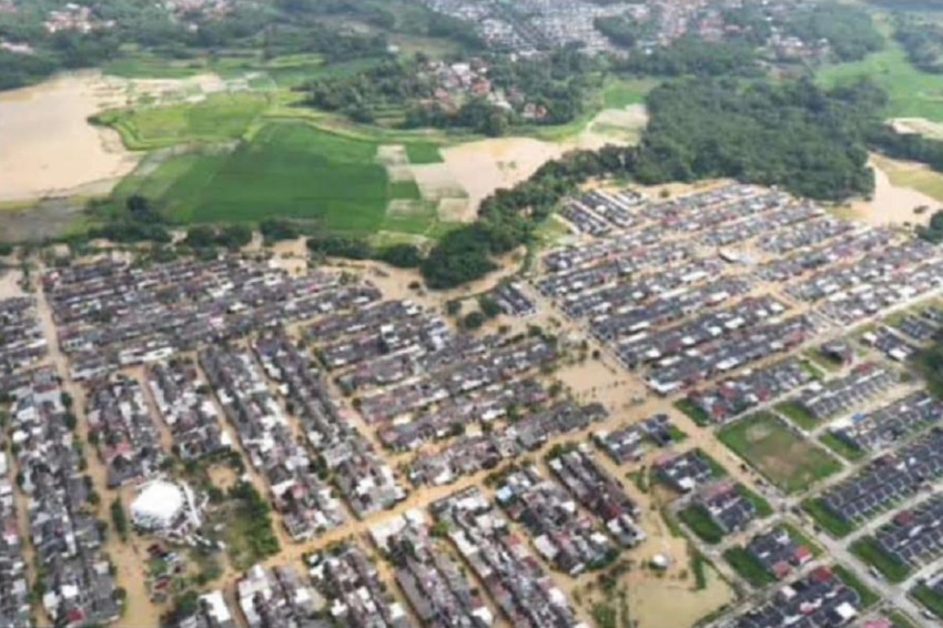 Banjir Bogor Makin Parah! Puri Harmoni 8 Terendam, Warga Mengungsi