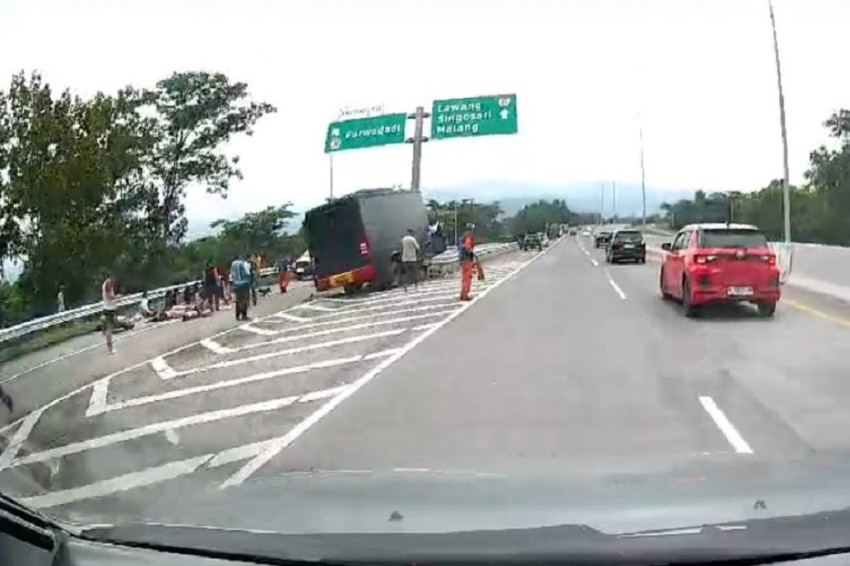 Bus Brimob Kecelakaan di Tol Pandaan-Malang Angkut Siswa SMAN 1 Porong, 19 Luka