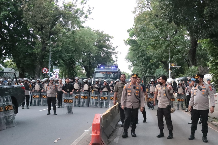 Demo Indonesia Gelap Kembali Digelar, 2.460 Personel Gabungan Berjaga di Patung Kuda