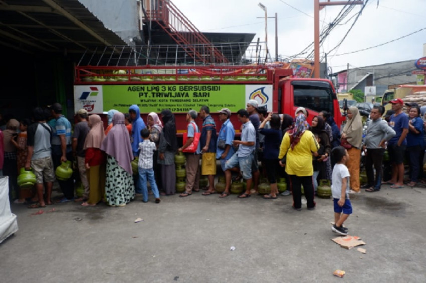 Gas Elpiji 3 Kg Langka dan hanya Bisa Dibeli di Pangkalan Resmi, Istana Respons Begini