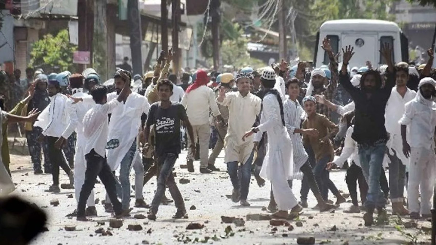 Kerusuhan Pecah di India, Dipicu Protes Umat Muslim yang Hendak Mempertahankan Masjid