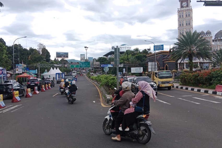 Kondisi Terkini Jalur Puncak Bogor Masih Normal 2 Arah di Hari Terakhir Libur Nataru 2025