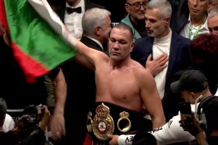 Kubrat Pulev Kalahkan Mahmoud Charr, Rampas Sabuk Kelas Berat Reguler WBA