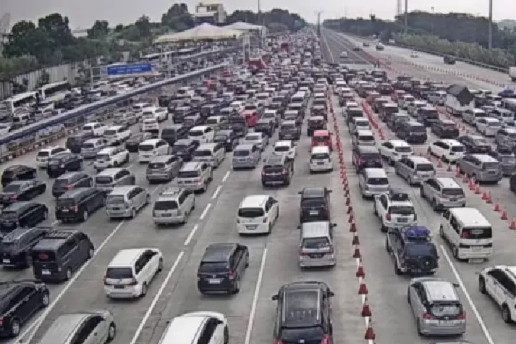 Libur Panjang Isra Mikraj dan Imlek, Sejumlah Titik Tol Jakarta Arah Cikampek Macet