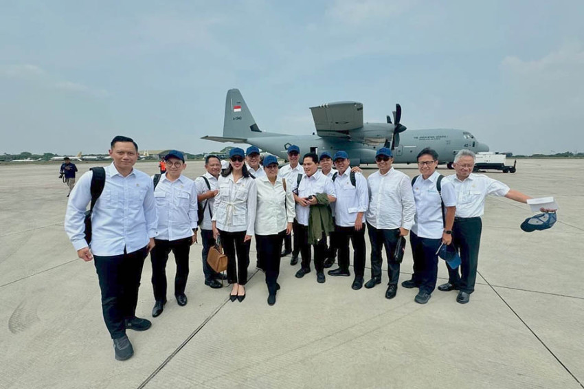 Momen Sri Mulyani Pamer Naik Pesawat Super Hercules yang Dibeli Pakai APBN