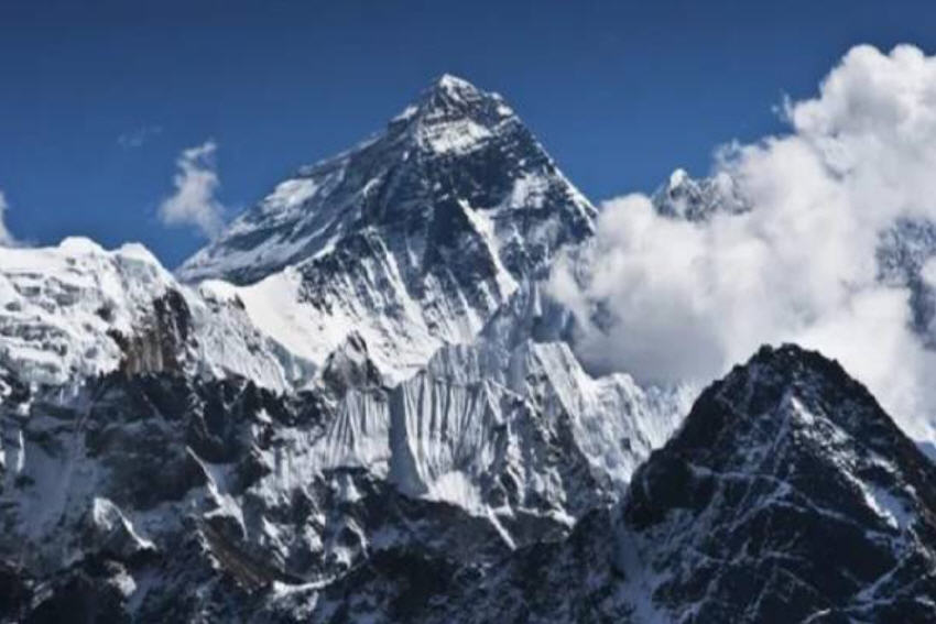 Selain Carstensz Papua, Ini Daftar Puncak Tertinggi di Indonesia