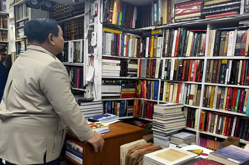 Sempatkan Singgah ke Toko Buku di New Delhi, Prabowo: Langganan Saya