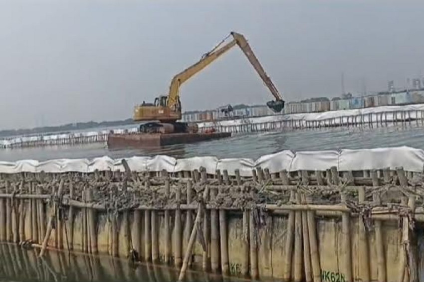 Ternyata Pagar Laut Juga Dibangun di Pesisir Pantai Utara Bekasi, Milik Siapa?