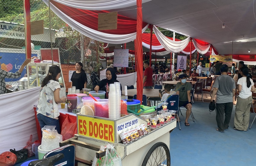 Unik! TPS di Kelapa Gading Terpanjang dan Ada Bazarnya